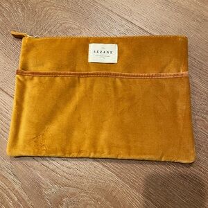 Reserved @arose808 Sézane Velvet Flat Pouch in Orche New Never Used